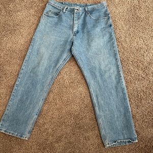 Wranglers premium quality relaxed fit size 36✨☺️ normal wear perfect light wash